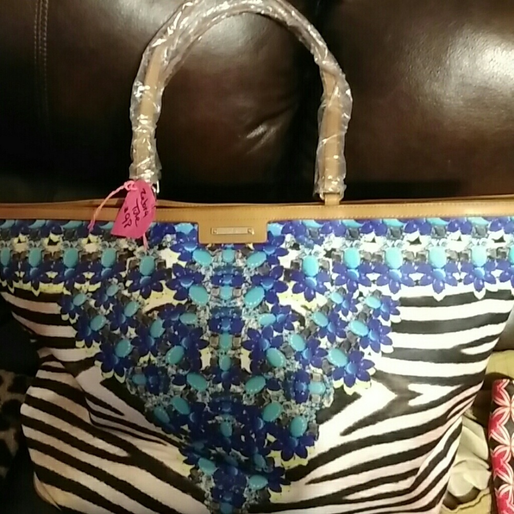 Zebra tote